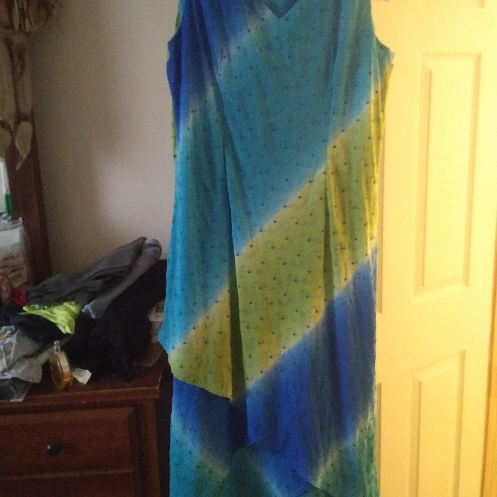 Multi colored drss - Picture 2 of 3